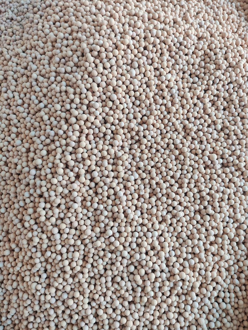 Gelbe Metasilikatkugel (1).jpg