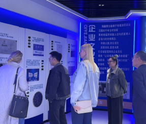 Russia Customer to Visit Longxin Bio Ceramic Ball Factory