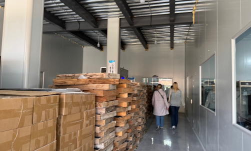 Russia Customer to Longxin Bio Ceramic Ball Factory For A Visit 