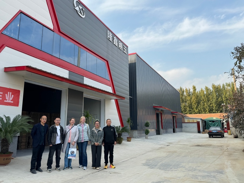 Bio ceramic ball customer to visit our factory Bio ceramic ball customer to visit our factory